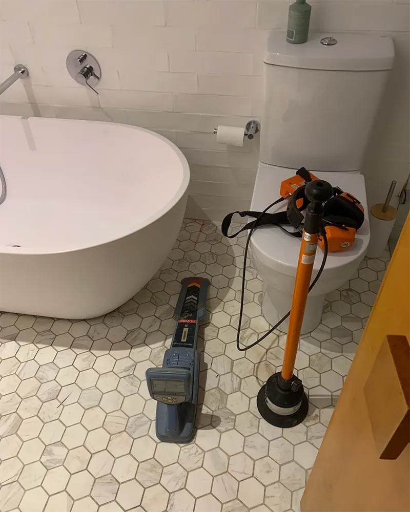 Leak-Detection-Equipment