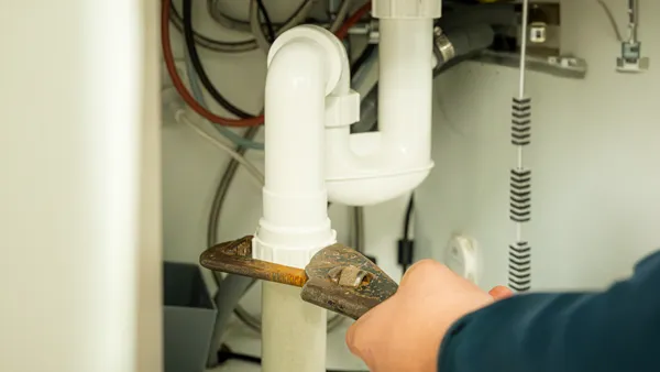 Leaking-Pipe Leaking Pipe